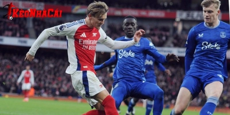 Hai bên đang có phong độ đối lập với nhau ở thời điểm hiện tại