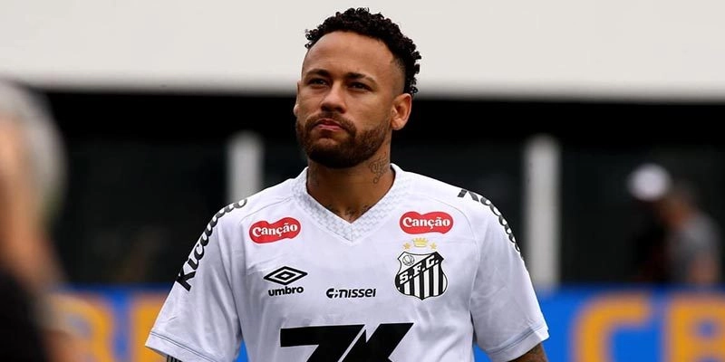 Neymar Jr. vẫn kiên quyết tập luyện dù chấn thương nặng